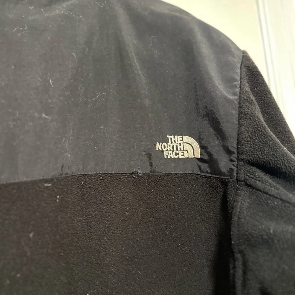 The North Face Denali Fleece Jacket Mens XL Black Full Zip Coat.